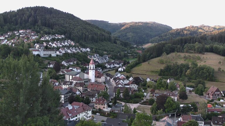 Dieses Bild zeigt eine Webcam-Aufnahme von Ottenhöfen, aufgenommen am Samstag, den 25.07.2026 um 06:40 Uhr