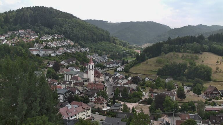 Dieses Bild zeigt eine Webcam-Aufnahme von Ottenhöfen, aufgenommen am Donnerstag, den 30.07.2026 um 15:20 Uhr