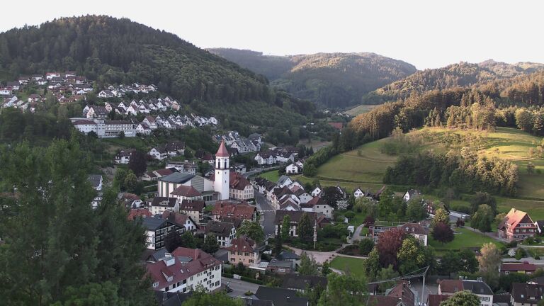 Dieses Bild zeigt eine Webcam-Aufnahme von Ottenhöfen, aufgenommen am Montag, den 15.06.2026 um 06:20 Uhr