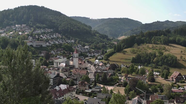 Dieses Bild zeigt eine Webcam-Aufnahme von Ottenhöfen, aufgenommen am Montag, den 03.08.2026 um 10:30 Uhr