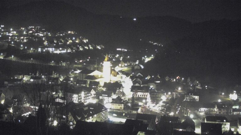 Dieses Bild zeigt eine Webcam-Aufnahme von Ottenhöfen, aufgenommen am Freitag, den 12.12.2025 um 18:10 Uhr