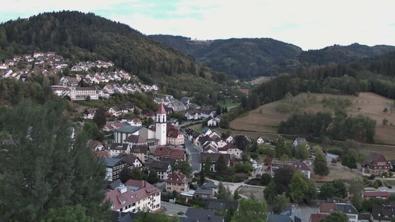 Dieses Bild zeigt eine Webcam-Aufnahme von Ottenhöfen, aufgenommen am Montag, den 24.08.2026 um 20:30 Uhr