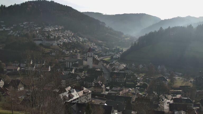 Dieses Bild zeigt eine Webcam-Aufnahme von Ottenhöfen, aufgenommen am Freitag, den 12.12.2025 um 13:10 Uhr