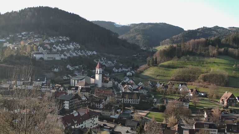 Dieses Bild zeigt eine Webcam-Aufnahme von Ottenhöfen, aufgenommen am Donnerstag, den 02.04.2026 um 08:30 Uhr