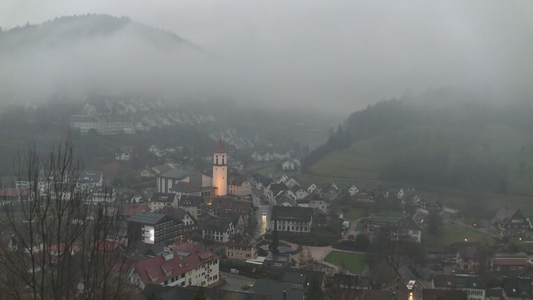 Dieses Bild zeigt eine Webcam-Aufnahme von Ottenhöfen, aufgenommen am Samstag, den 28.03.2026 um 18:40 Uhr