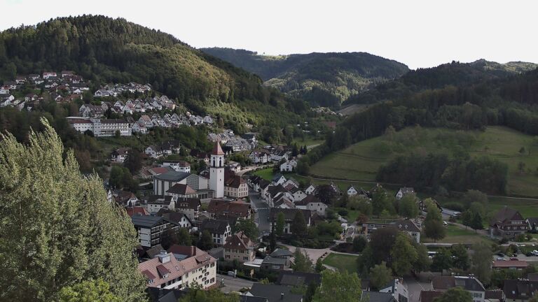 Dieses Bild zeigt eine Webcam-Aufnahme von Ottenhöfen, aufgenommen am Montag, den 14.09.2026 um 15:10 Uhr