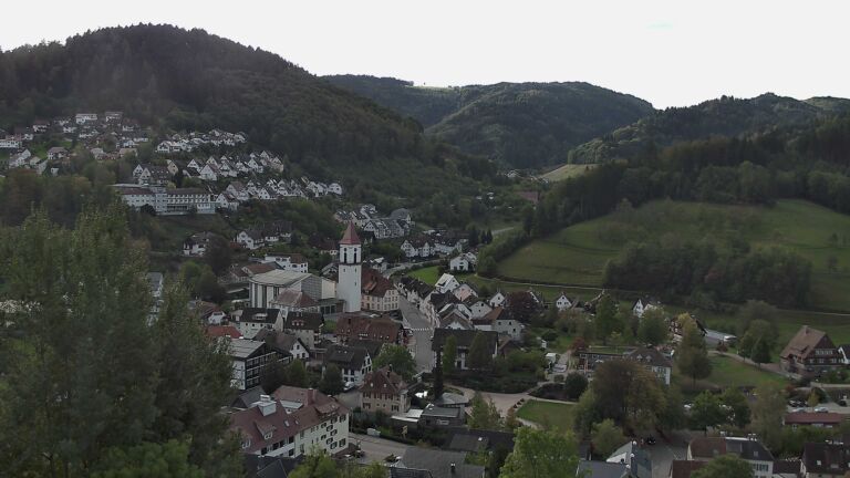Dieses Bild zeigt eine Webcam-Aufnahme von Ottenhöfen, aufgenommen am Dienstag, den 13.10.2026 um 10:00 Uhr