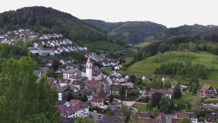 Dieses Bild zeigt eine Webcam-Aufnahme von Ottenhöfen, aufgenommen am Montag, den 04.05.2026 um 06:40 Uhr
