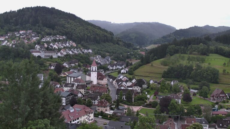 Dieses Bild zeigt eine Webcam-Aufnahme von Ottenhöfen, aufgenommen am Freitag, den 12.06.2026 um 20:40 Uhr