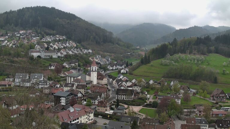 Dieses Bild zeigt eine Webcam-Aufnahme von Ottenhöfen, aufgenommen am Dienstag, den 14.04.2026 um 13:30 Uhr