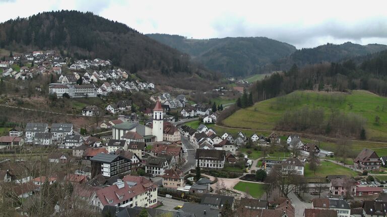 Dieses Bild zeigt eine Webcam-Aufnahme von Ottenhöfen, aufgenommen am Sonntag, den 15.03.2026 um 13:20 Uhr