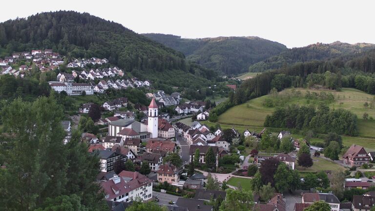 Dieses Bild zeigt eine Webcam-Aufnahme von Ottenhöfen, aufgenommen am Donnerstag, den 28.05.2026 um 06:10 Uhr