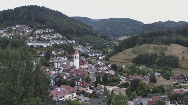 Dieses Bild zeigt eine Webcam-Aufnahme von Ottenhöfen, aufgenommen am Mittwoch, den 05.08.2026 um 06:00 Uhr