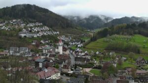 Dieses Bild zeigt eine Webcam-Aufnahme von Ottenhöfen, aufgenommen am Sonntag, den 12.04.2026 um 09:50 Uhr