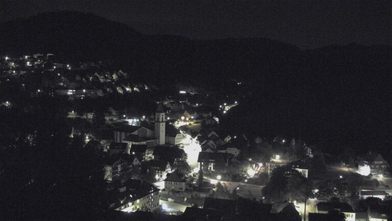 Dieses Bild zeigt eine Webcam-Aufnahme von Ottenhöfen, aufgenommen am Sonntag, den 09.08.2026 um 04:30 Uhr