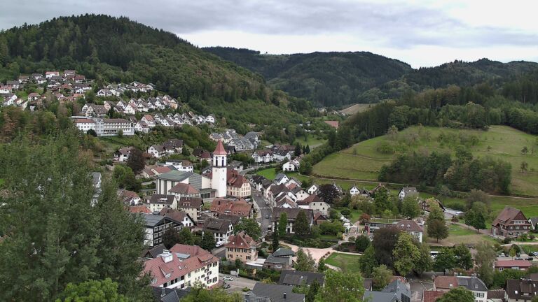 Dieses Bild zeigt eine Webcam-Aufnahme von Ottenhöfen, aufgenommen am Freitag, den 18.09.2026 um 15:40 Uhr