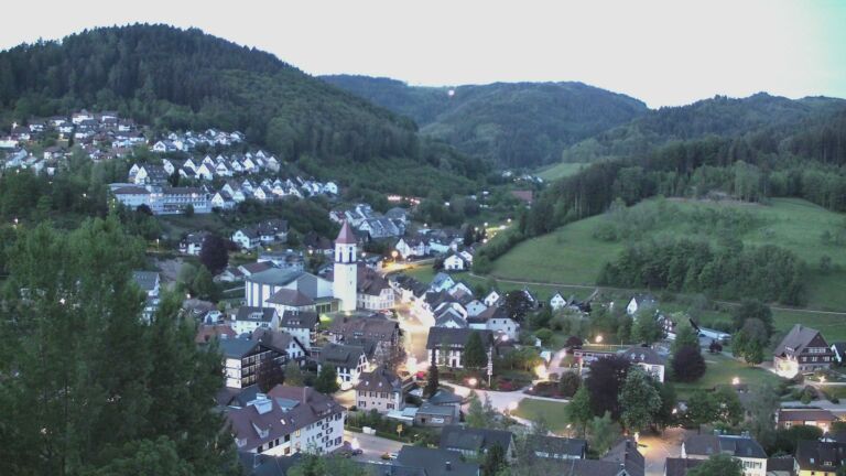 Dieses Bild zeigt eine Webcam-Aufnahme von Ottenhöfen, aufgenommen am Montag, den 04.05.2026 um 05:30 Uhr
