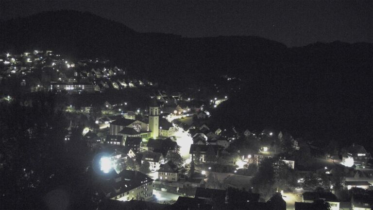 Dieses Bild zeigt eine Webcam-Aufnahme von Ottenhöfen, aufgenommen am Montag, den 12.10.2026 um 20:00 Uhr