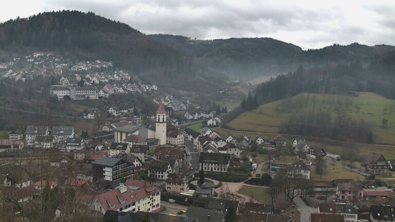 Dieses Bild zeigt eine Webcam-Aufnahme von Ottenhöfen, aufgenommen am Sonntag, den 01.02.2026 um 12:30 Uhr