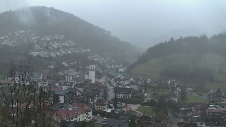 Dieses Bild zeigt eine Webcam-Aufnahme von Ottenhöfen, aufgenommen am Samstag, den 04.04.2026 um 07:30 Uhr