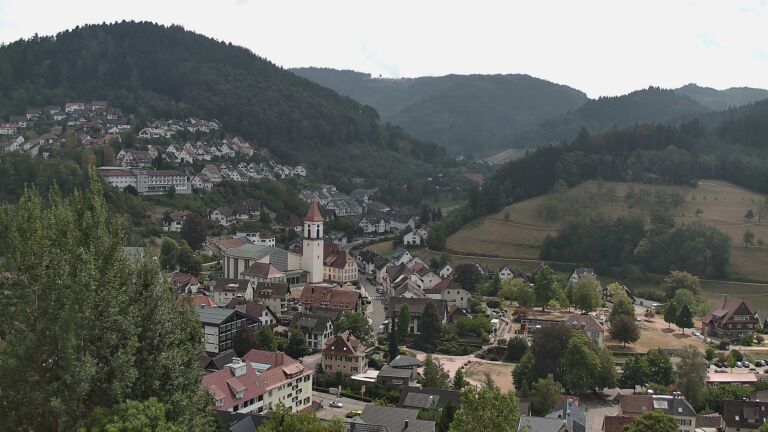 Dieses Bild zeigt eine Webcam-Aufnahme von Ottenhöfen, aufgenommen am Montag, den 17.08.2026 um 14:10 Uhr