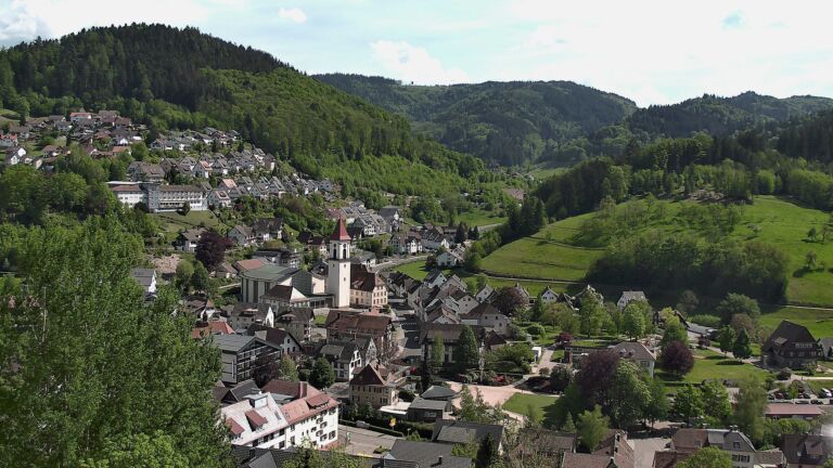 Dieses Bild zeigt eine Webcam-Aufnahme von Ottenhöfen, aufgenommen am Samstag, den 02.05.2026 um 15:40 Uhr