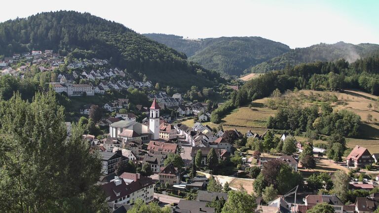 Dieses Bild zeigt eine Webcam-Aufnahme von Ottenhöfen, aufgenommen am Dienstag, den 28.07.2026 um 09:20 Uhr