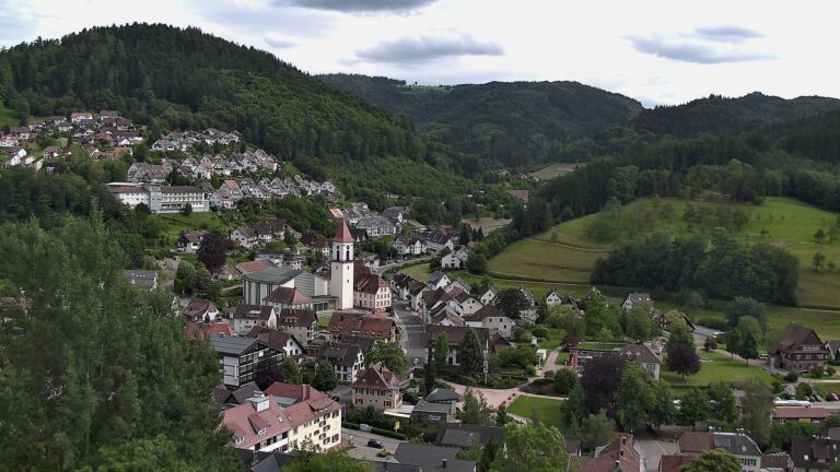 Dieses Bild zeigt eine Webcam-Aufnahme von Ottenhöfen, aufgenommen am Samstag, den 06.06.2026 um 16:20 Uhr