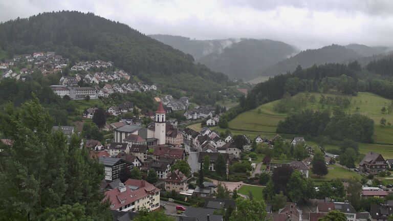 Dieses Bild zeigt eine Webcam-Aufnahme von Ottenhöfen, aufgenommen am Dienstag, den 02.06.2026 um 16:00 Uhr