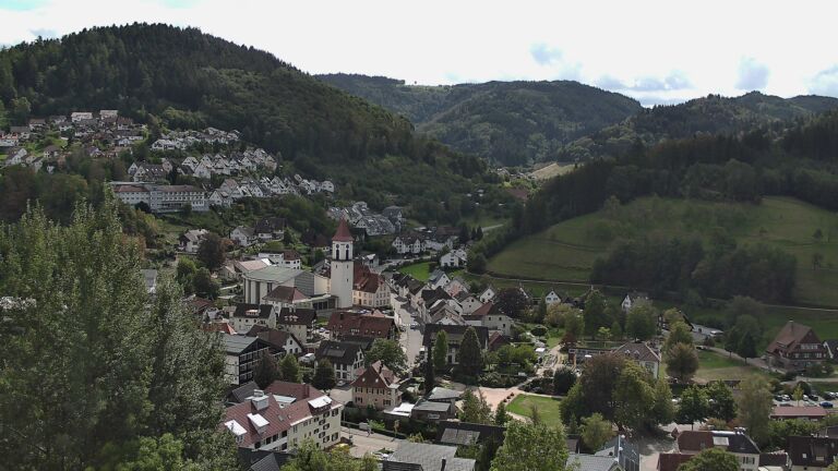 Dieses Bild zeigt eine Webcam-Aufnahme von Ottenhöfen, aufgenommen am Donnerstag, den 17.09.2026 um 13:10 Uhr