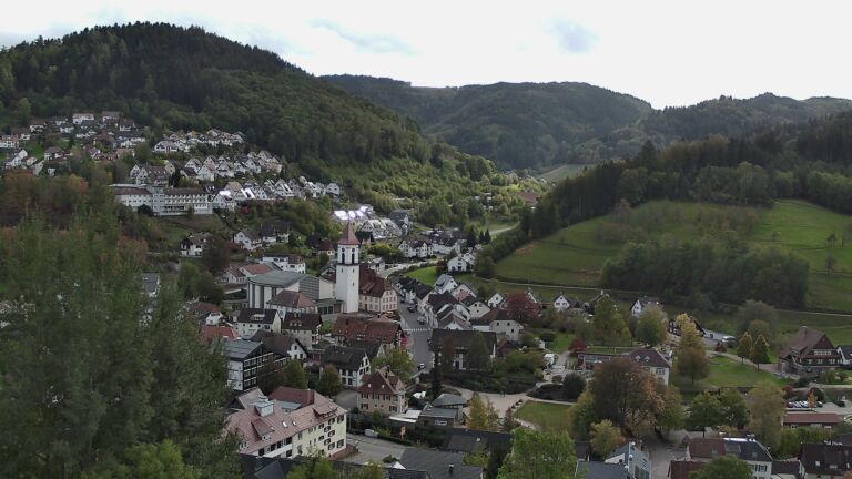 Dieses Bild zeigt eine Webcam-Aufnahme von Ottenhöfen, aufgenommen am Samstag, den 24.10.2026 um 13:40 Uhr
