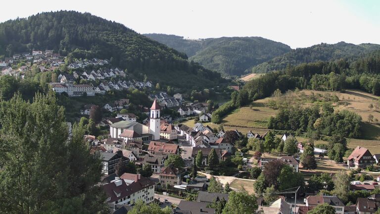 Dieses Bild zeigt eine Webcam-Aufnahme von Ottenhöfen, aufgenommen am Donnerstag, den 23.07.2026 um 08:50 Uhr