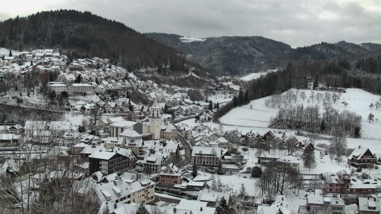 Dieses Bild zeigt eine Webcam-Aufnahme von Ottenhöfen, aufgenommen am Samstag, den 03.01.2026 um 08:10 Uhr