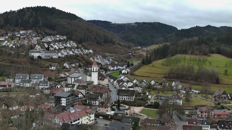 Dieses Bild zeigt eine Webcam-Aufnahme von Ottenhöfen, aufgenommen am Sonntag, den 22.02.2026 um 13:10 Uhr