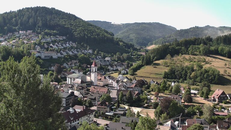 Dieses Bild zeigt eine Webcam-Aufnahme von Ottenhöfen, aufgenommen am Dienstag, den 28.07.2026 um 09:40 Uhr