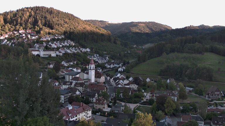Dieses Bild zeigt eine Webcam-Aufnahme von Ottenhöfen, aufgenommen am Freitag, den 25.09.2026 um 18:40 Uhr