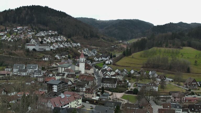 Dieses Bild zeigt eine Webcam-Aufnahme von Ottenhöfen, aufgenommen am Mittwoch, den 18.02.2026 um 14:00 Uhr