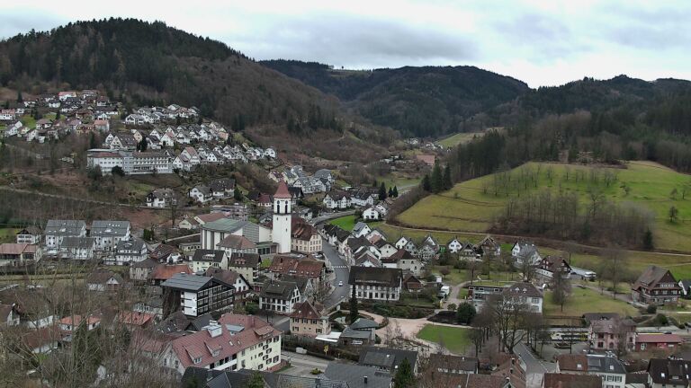 Dieses Bild zeigt eine Webcam-Aufnahme von Ottenhöfen, aufgenommen am Sonntag, den 22.02.2026 um 16:50 Uhr