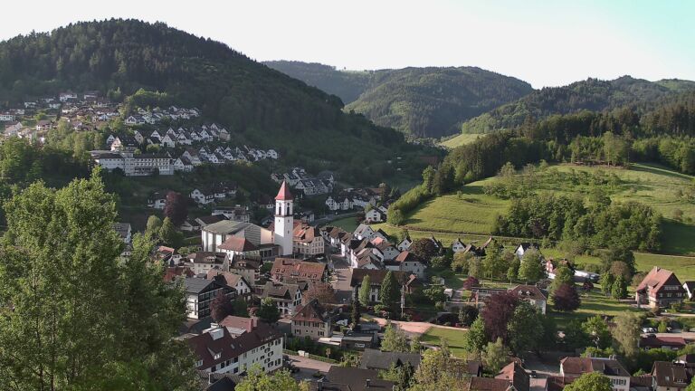 Dieses Bild zeigt eine Webcam-Aufnahme von Ottenhöfen, aufgenommen am Freitag, den 08.05.2026 um 08:10 Uhr