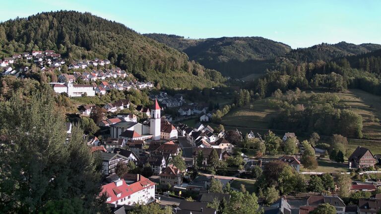 Dieses Bild zeigt eine Webcam-Aufnahme von Ottenhöfen, aufgenommen am Samstag, den 05.09.2026 um 18:50 Uhr