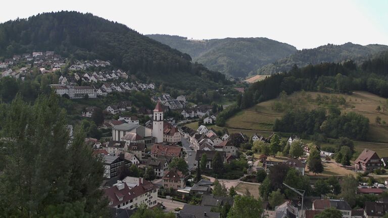 Dieses Bild zeigt eine Webcam-Aufnahme von Ottenhöfen, aufgenommen am Montag, den 03.08.2026 um 10:20 Uhr