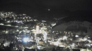 Dieses Bild zeigt eine Webcam-Aufnahme von Ottenhöfen, aufgenommen am Donnerstag, den 08.01.2026 um 18:30 Uhr