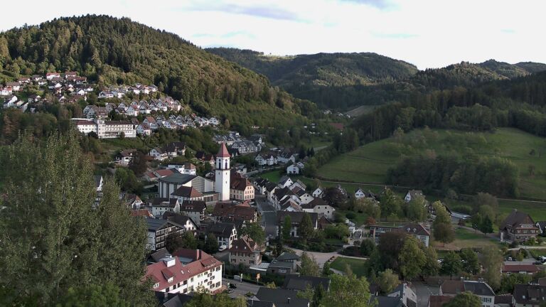 Dieses Bild zeigt eine Webcam-Aufnahme von Ottenhöfen, aufgenommen am Freitag, den 18.09.2026 um 18:30 Uhr