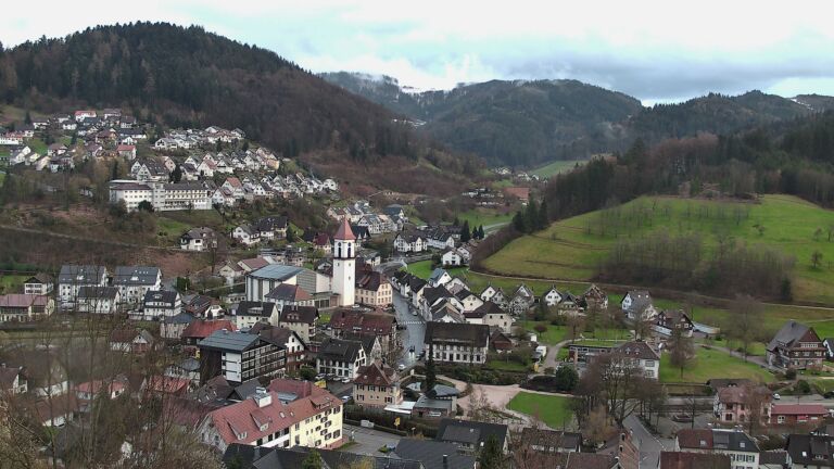 Dieses Bild zeigt eine Webcam-Aufnahme von Ottenhöfen, aufgenommen am Montag, den 30.03.2026 um 19:20 Uhr