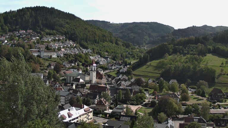 Dieses Bild zeigt eine Webcam-Aufnahme von Ottenhöfen, aufgenommen am Montag, den 21.09.2026 um 15:00 Uhr