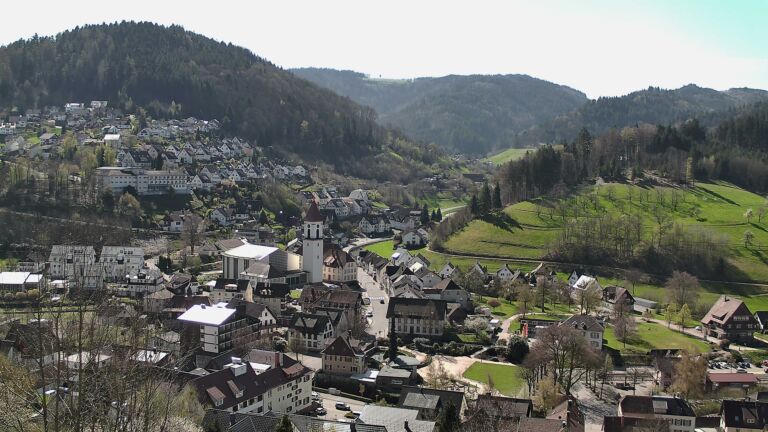 Dieses Bild zeigt eine Webcam-Aufnahme von Ottenhöfen, aufgenommen am Dienstag, den 07.04.2026 um 11:30 Uhr