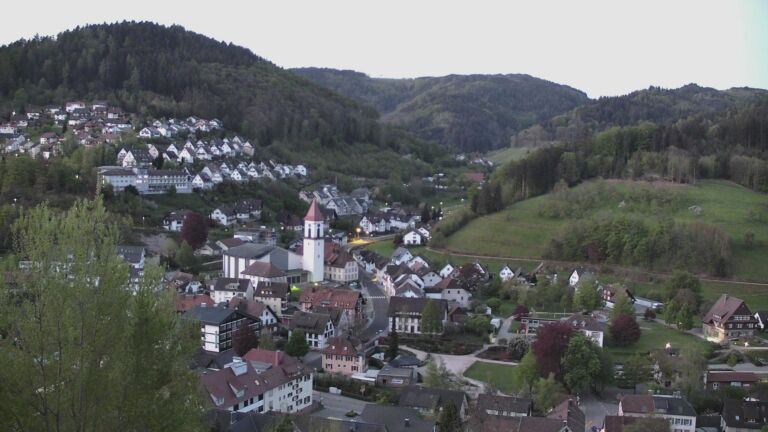 Dieses Bild zeigt eine Webcam-Aufnahme von Ottenhöfen, aufgenommen am Sonntag, den 26.04.2026 um 05:50 Uhr
