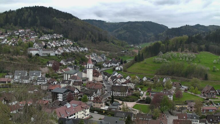 Dieses Bild zeigt eine Webcam-Aufnahme von Ottenhöfen, aufgenommen am Mittwoch, den 15.04.2026 um 14:40 Uhr