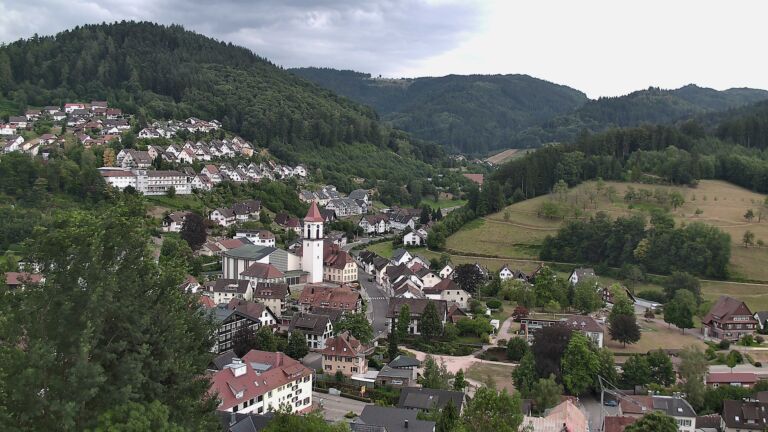 Dieses Bild zeigt eine Webcam-Aufnahme von Ottenhöfen, aufgenommen am Mittwoch, den 15.07.2026 um 19:10 Uhr