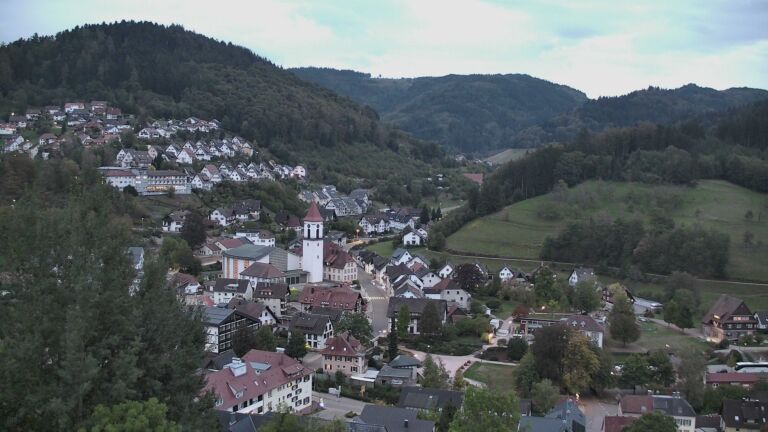 Dieses Bild zeigt eine Webcam-Aufnahme von Ottenhöfen, aufgenommen am Mittwoch, den 07.10.2026 um 19:00 Uhr